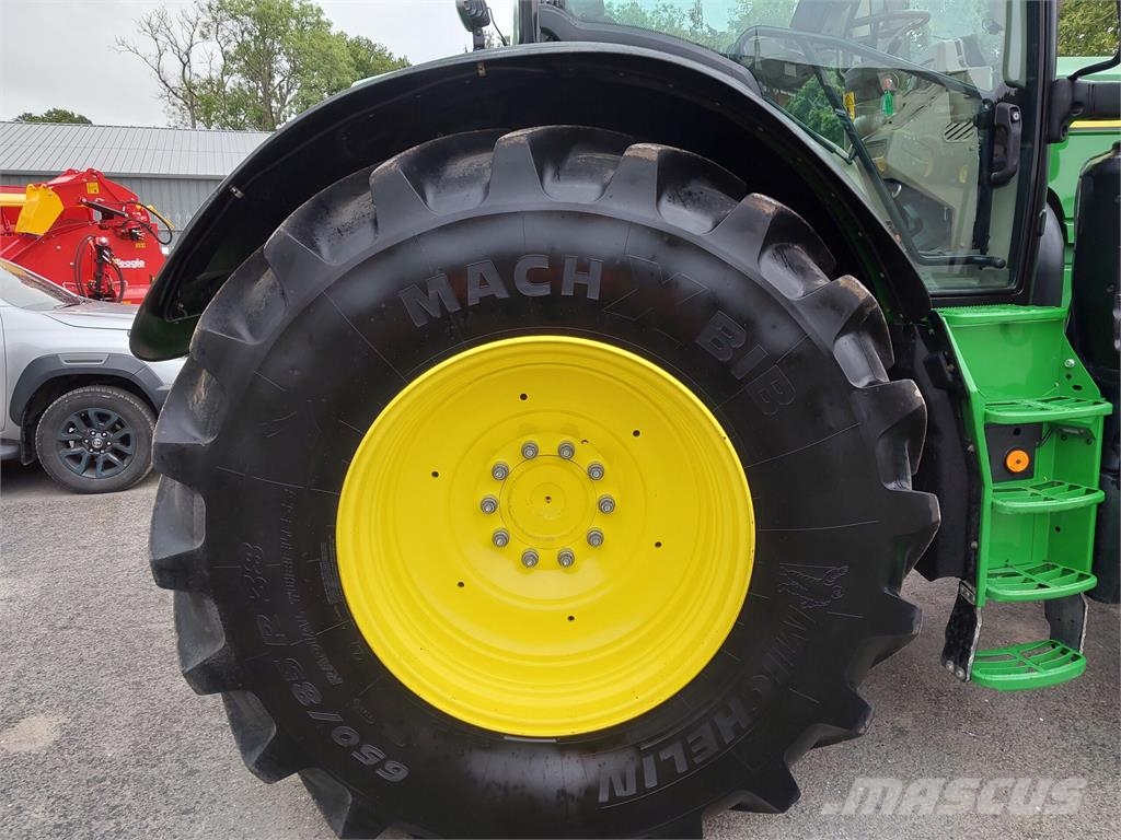 John Deere 6R 215 Traktori