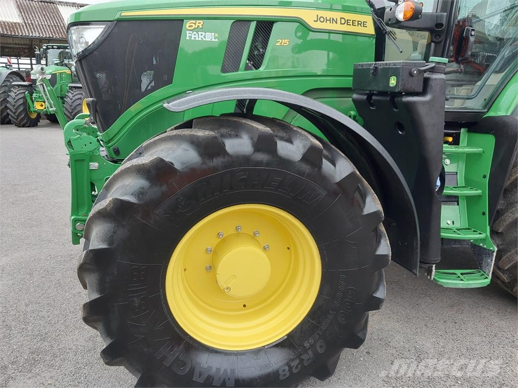John Deere 6R 215 Traktori