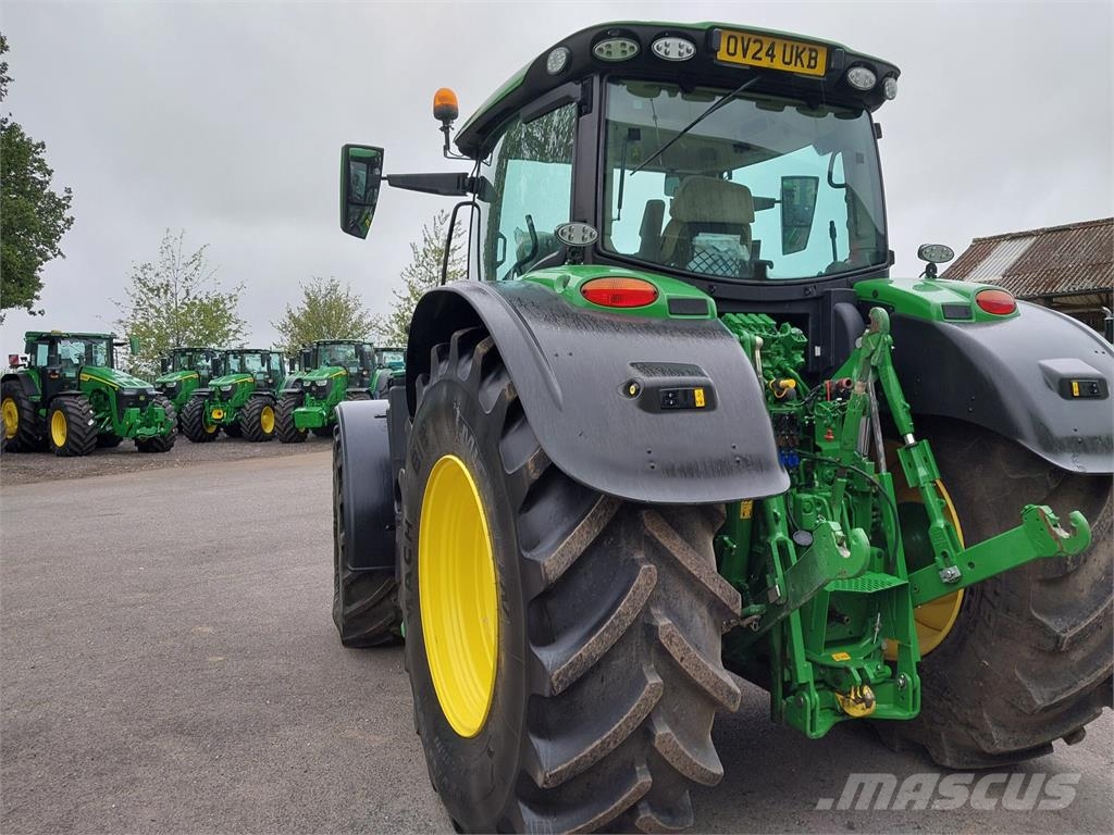 John Deere 6R 215 Traktori