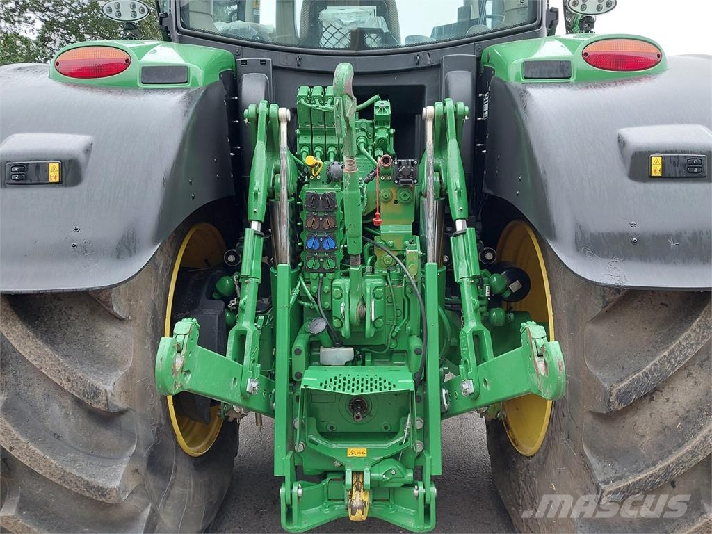 John Deere 6R 215 Traktori