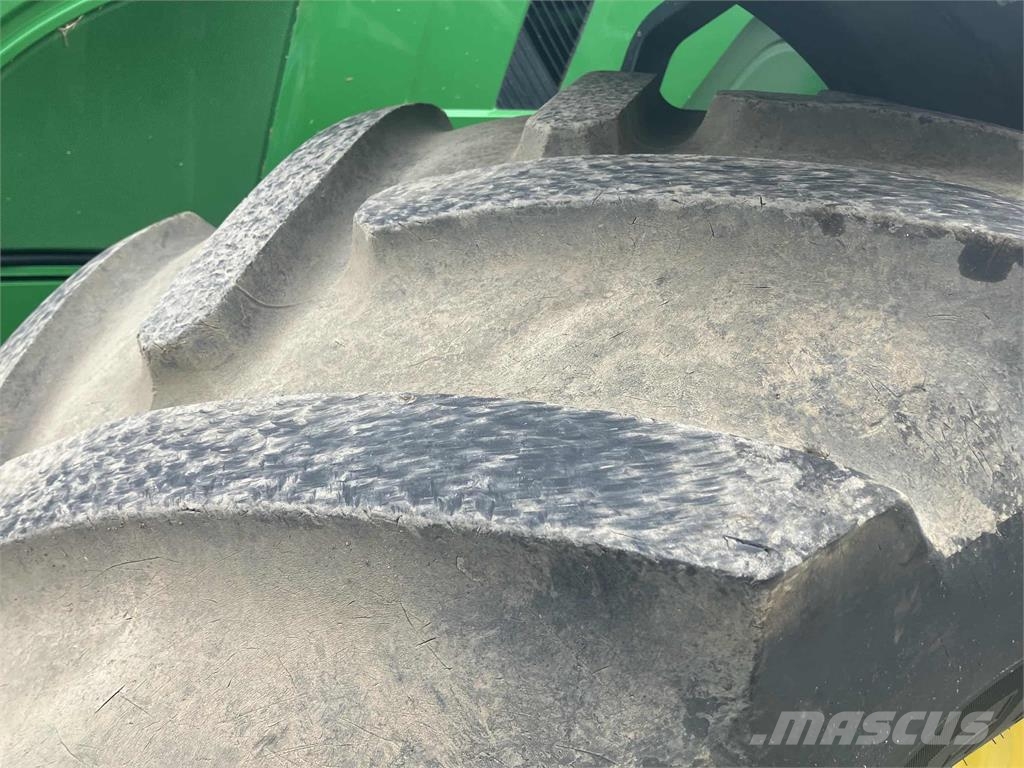 John Deere 6R 215 Трактори