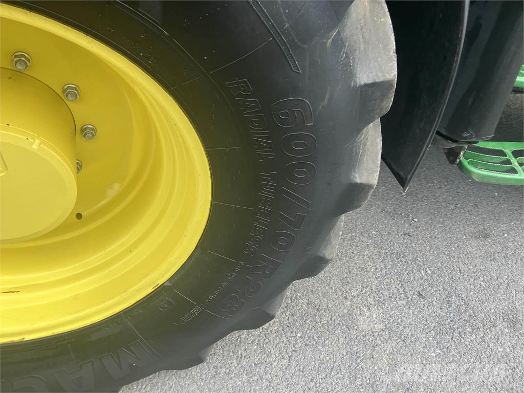 John Deere 6R 215 Трактори