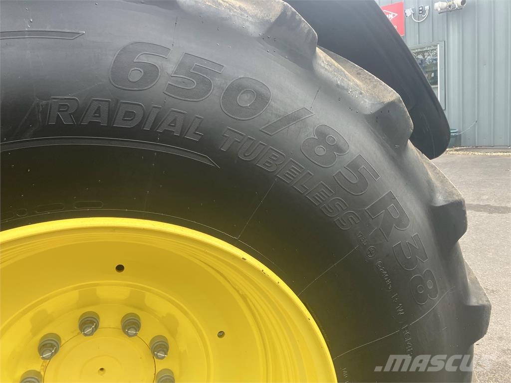 John Deere 6R 215 Трактори