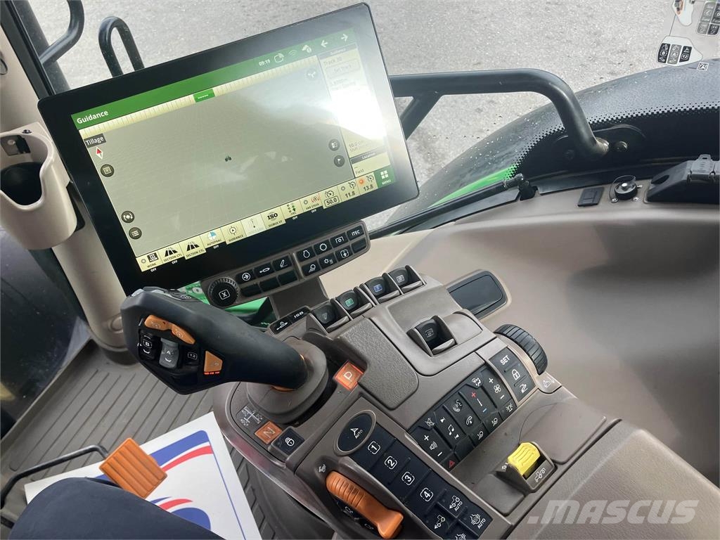 John Deere 6R 215 Трактори