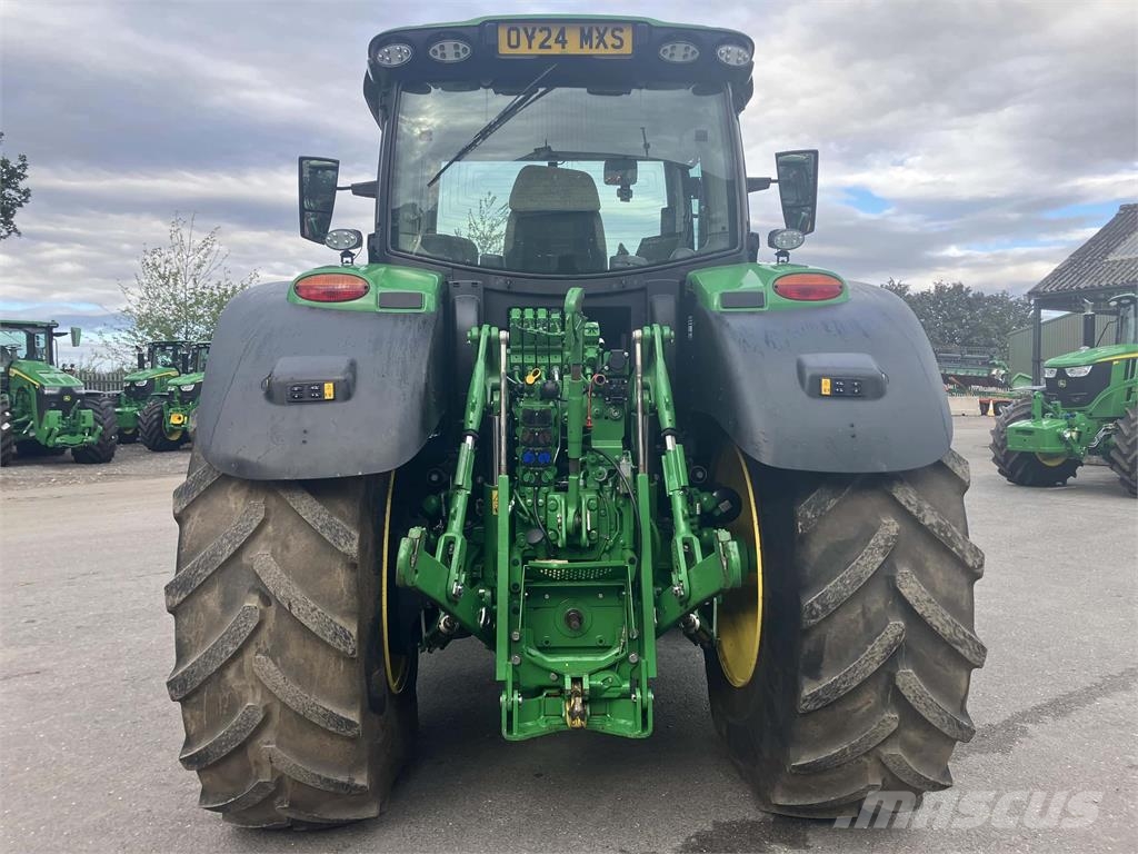 John Deere 6R 215 Трактори