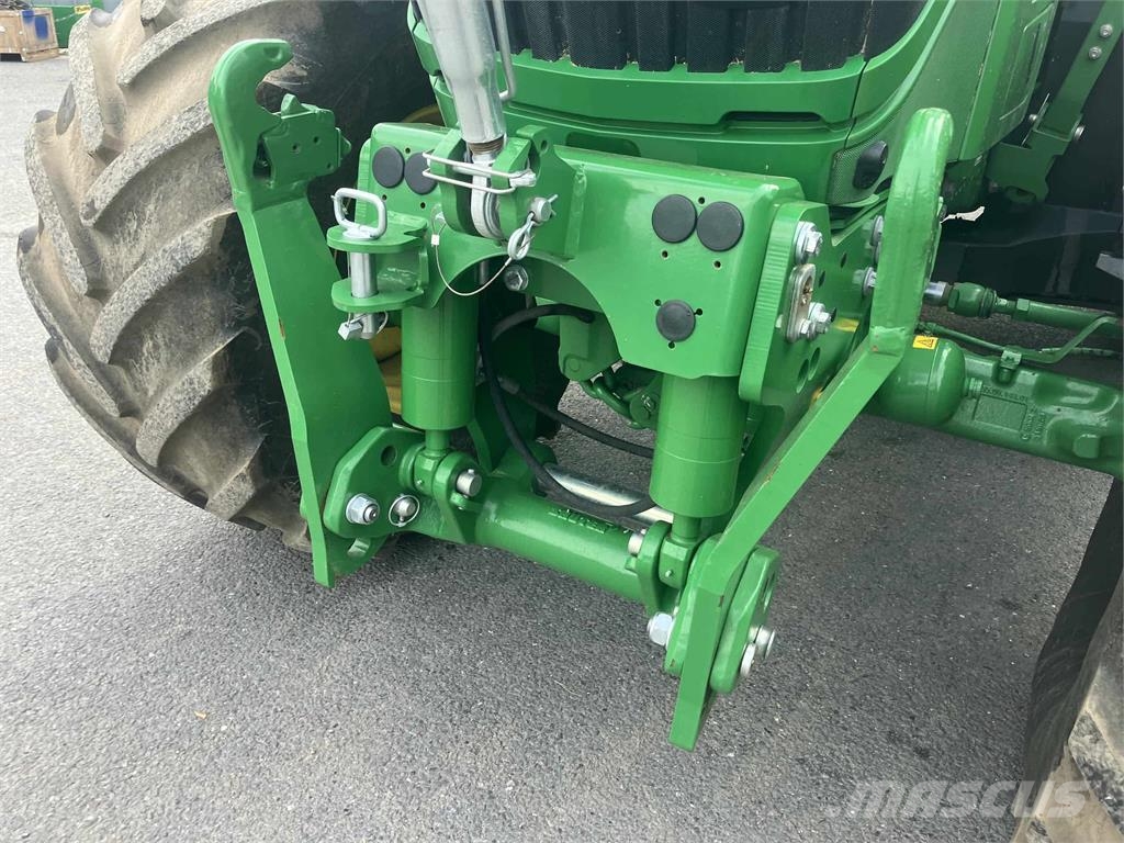 John Deere 6R 215 Трактори