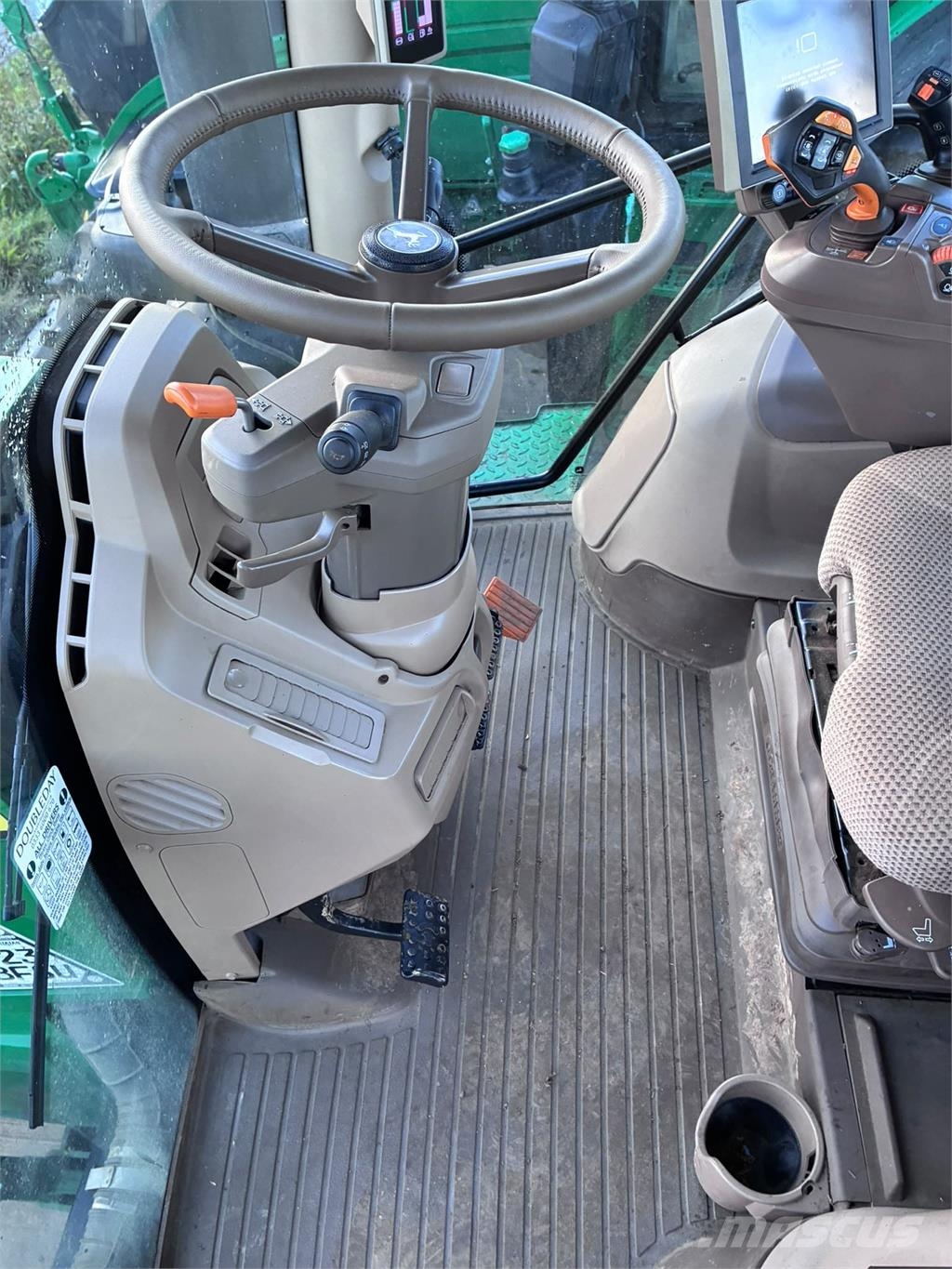John Deere 6R 250 Traktori
