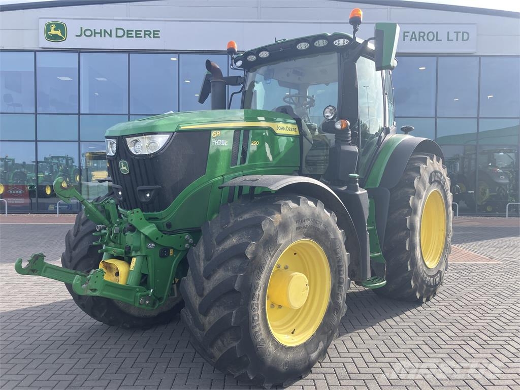 John Deere 6R 250 Trattori
