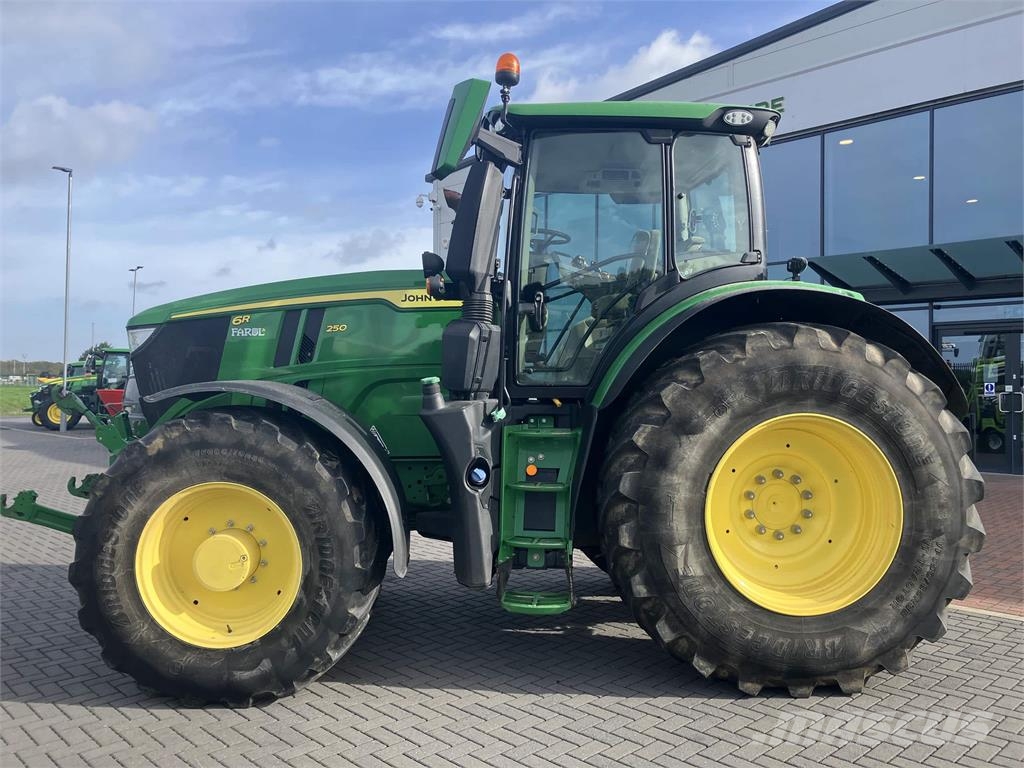 John Deere 6R 250 Trattori