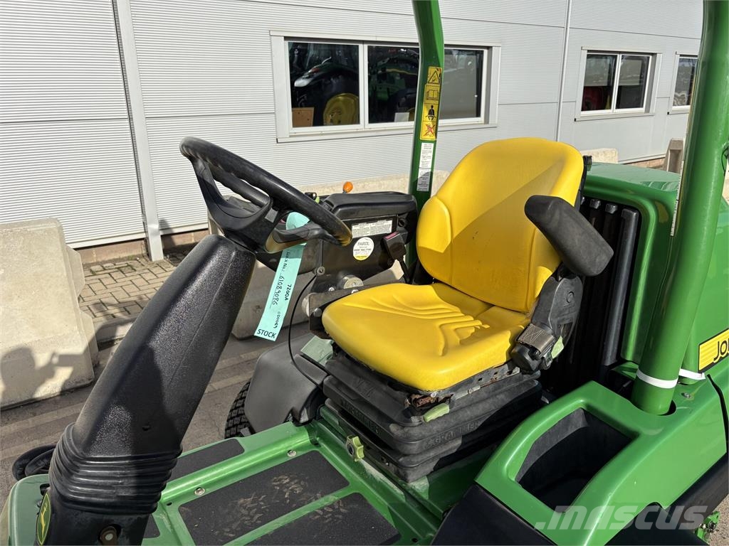 John Deere 7200A Corta-Relvas walk-behind