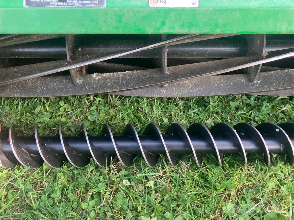 John Deere 7200A Perässäkäveltävät leikkurit