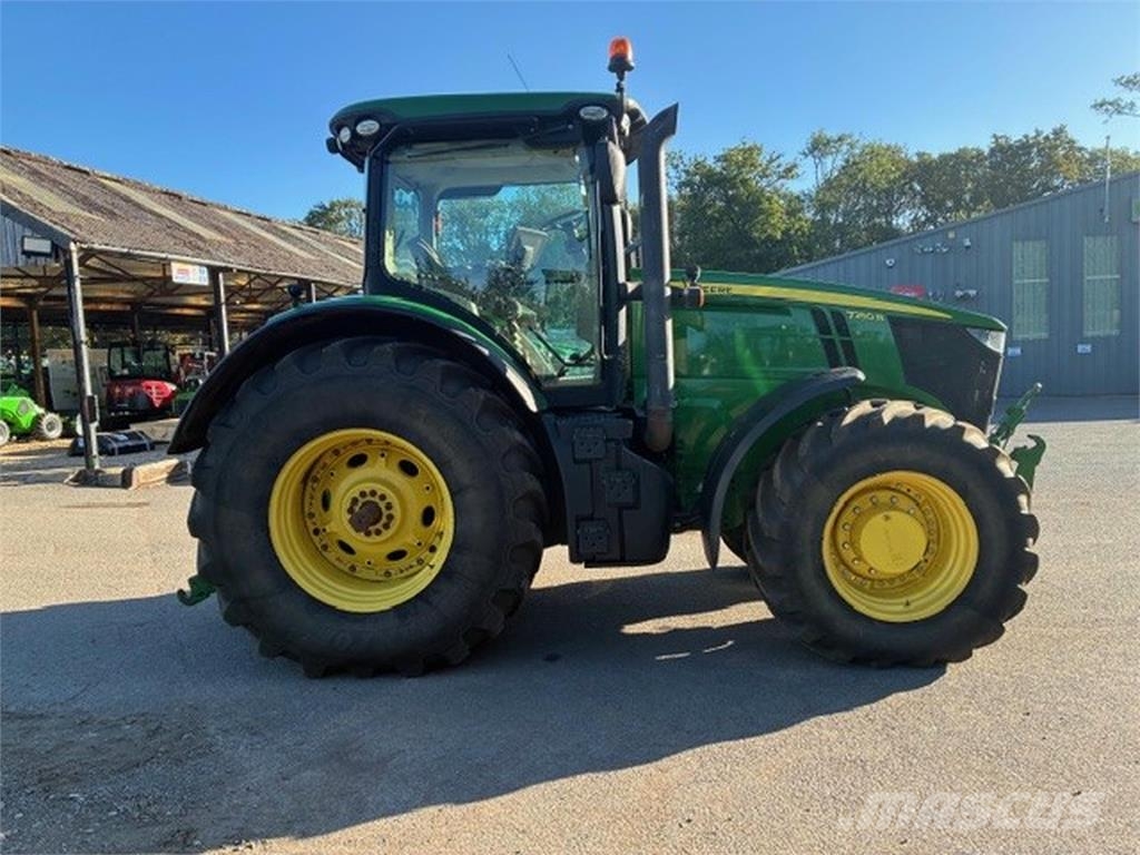 John Deere 7250R Tractors