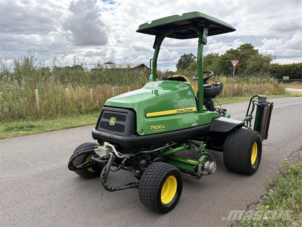 John Deere 7500AE Corta-Relvas walk-behind