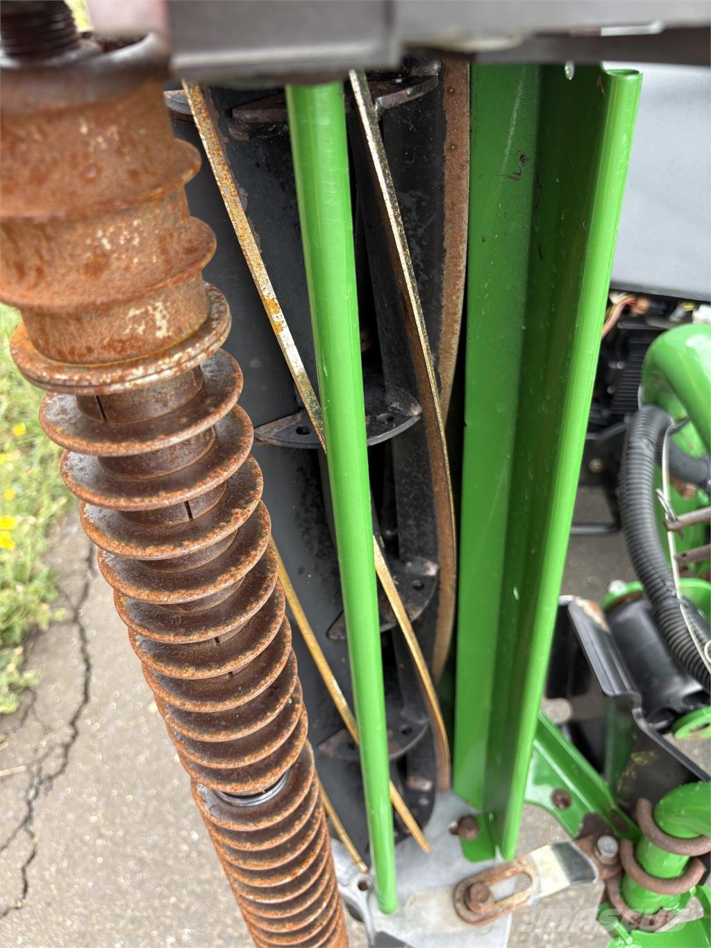 John Deere 7500AE Corta-Relvas walk-behind