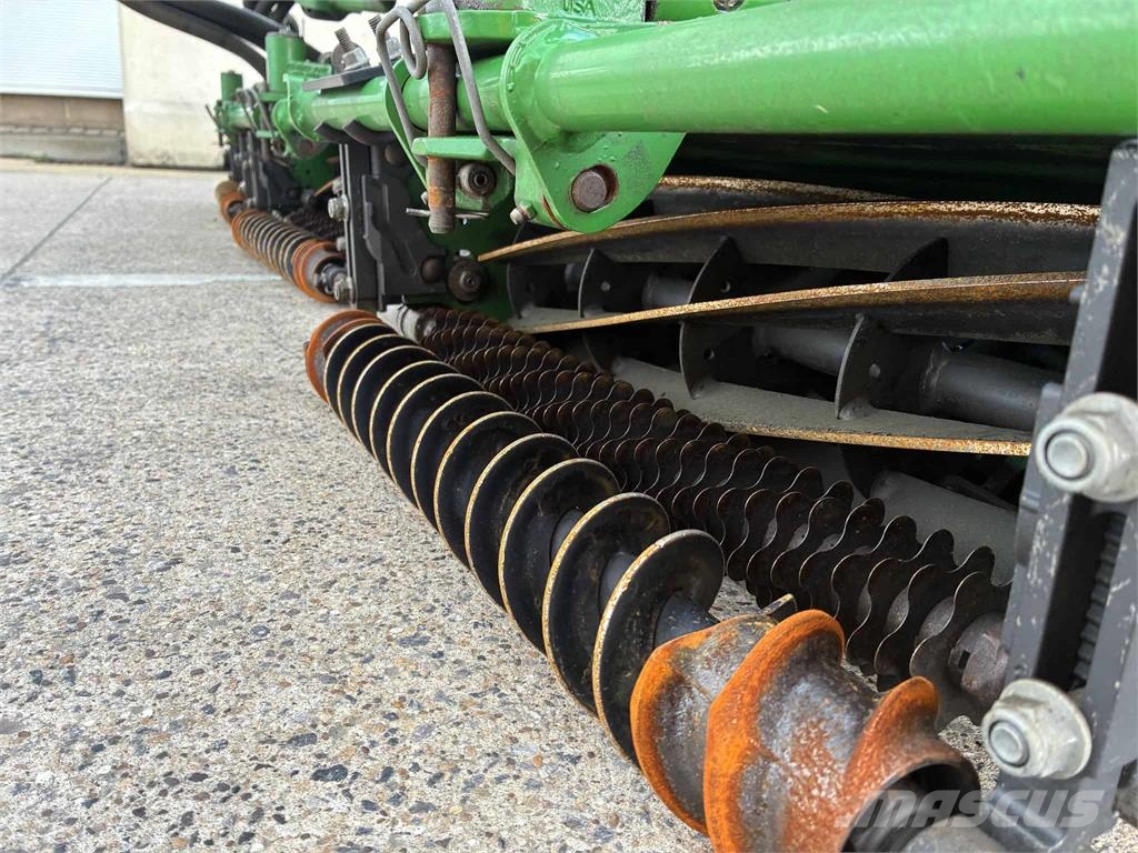John Deere 7700A Tosaerba a spinta
