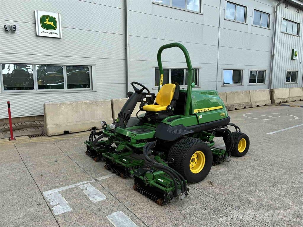 John Deere 7700A Tosaerba a spinta