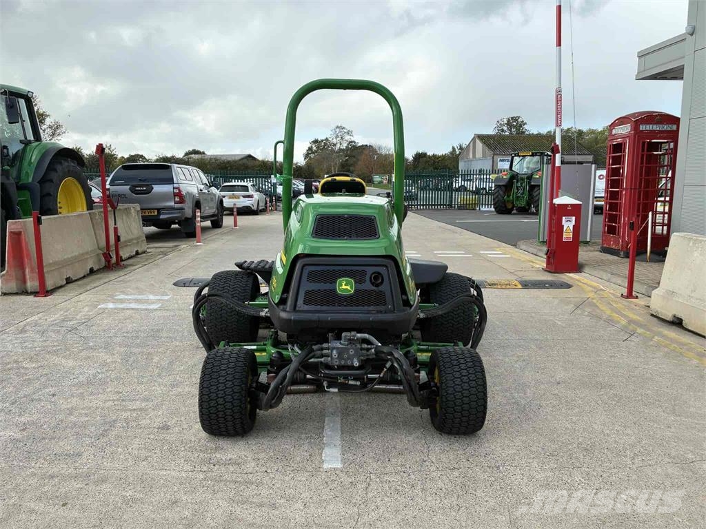 John Deere 7700A Tosaerba a spinta