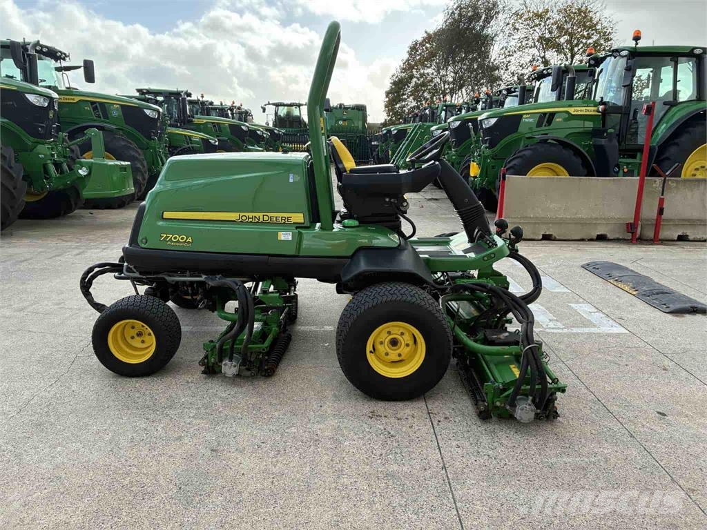 John Deere 7700A Tosaerba a spinta