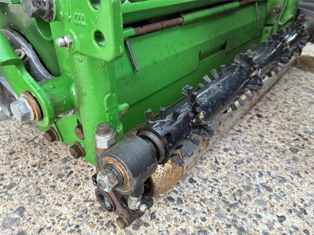 John Deere 7700A Tosaerba a spinta