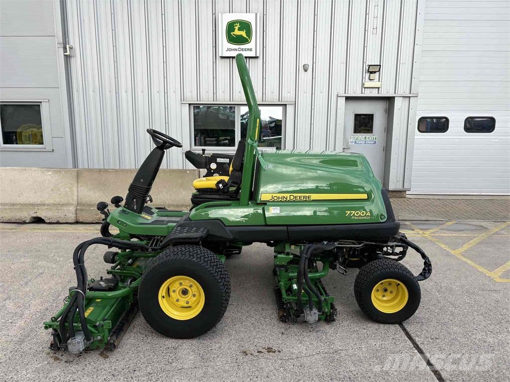 John Deere 7700A Tosaerba a spinta