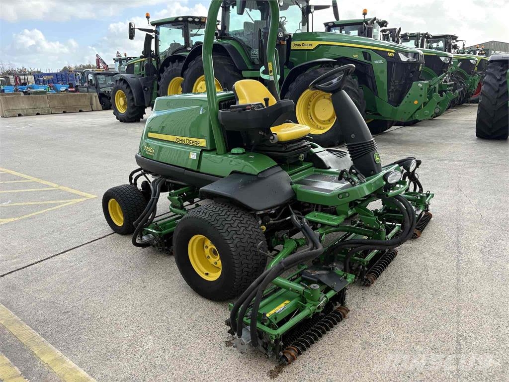 John Deere 7700A Tosaerba a spinta