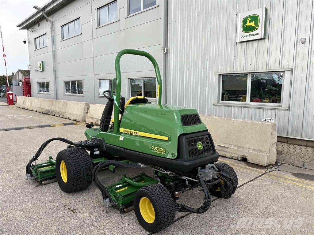 John Deere 7700A Tosaerba a spinta