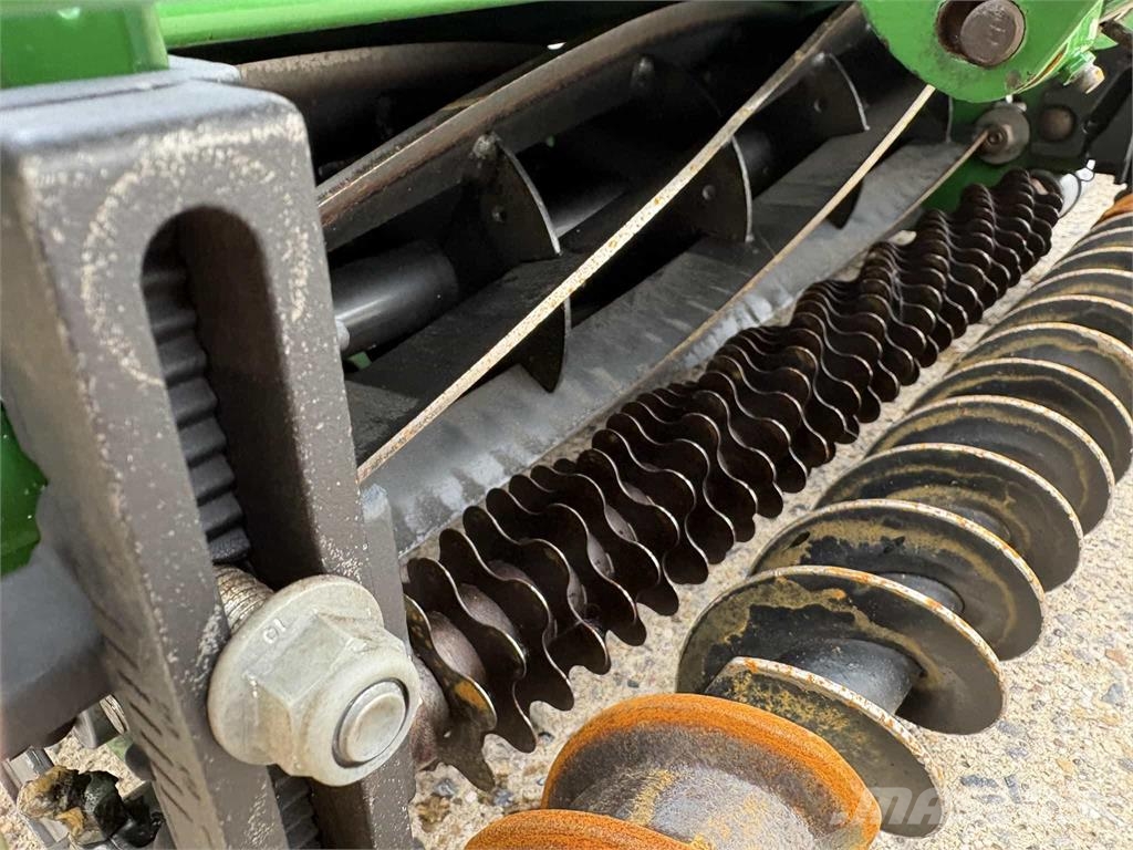 John Deere 7700A Tosaerba a spinta
