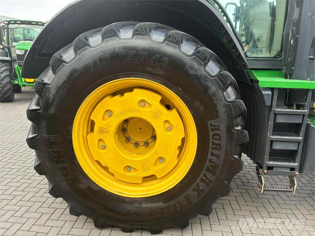 John Deere 7R 330 Трактори