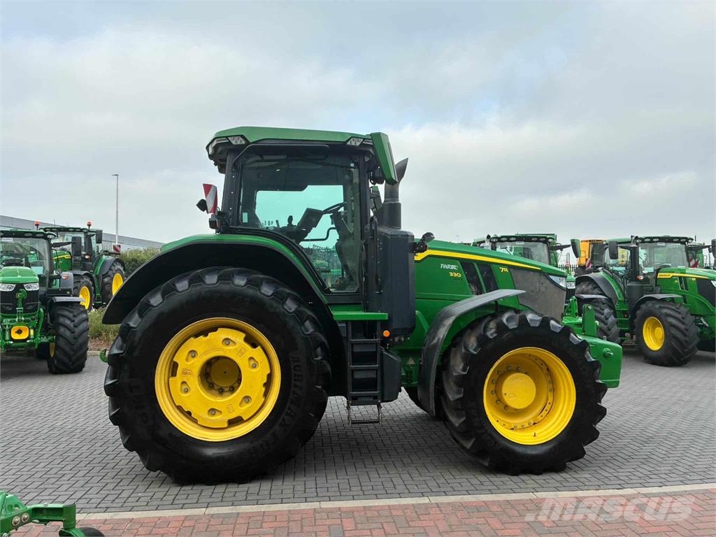 John Deere 7R 330 Трактори