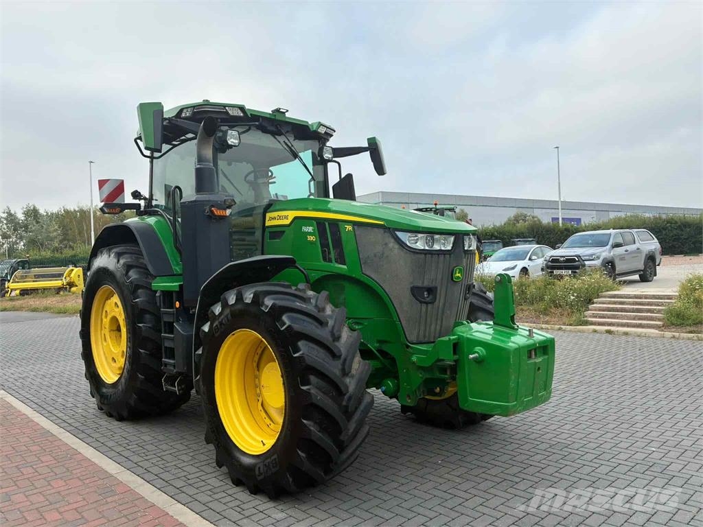 John Deere 7R 330 Трактори
