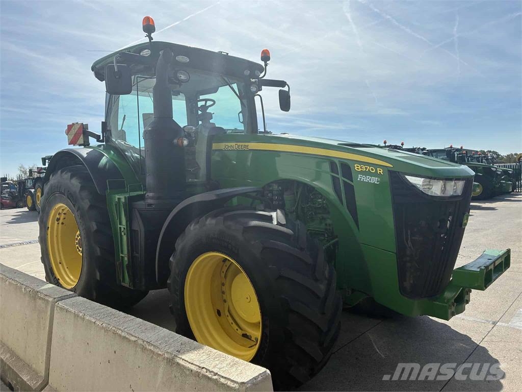 John Deere 8370R Traktoren