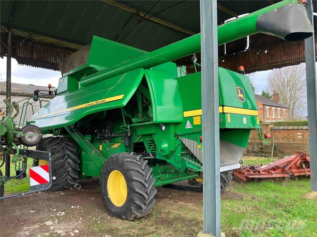 John Deere C670i Mähdrescher