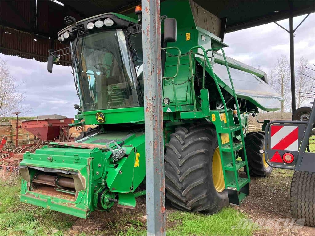 John Deere C670i Mähdrescher