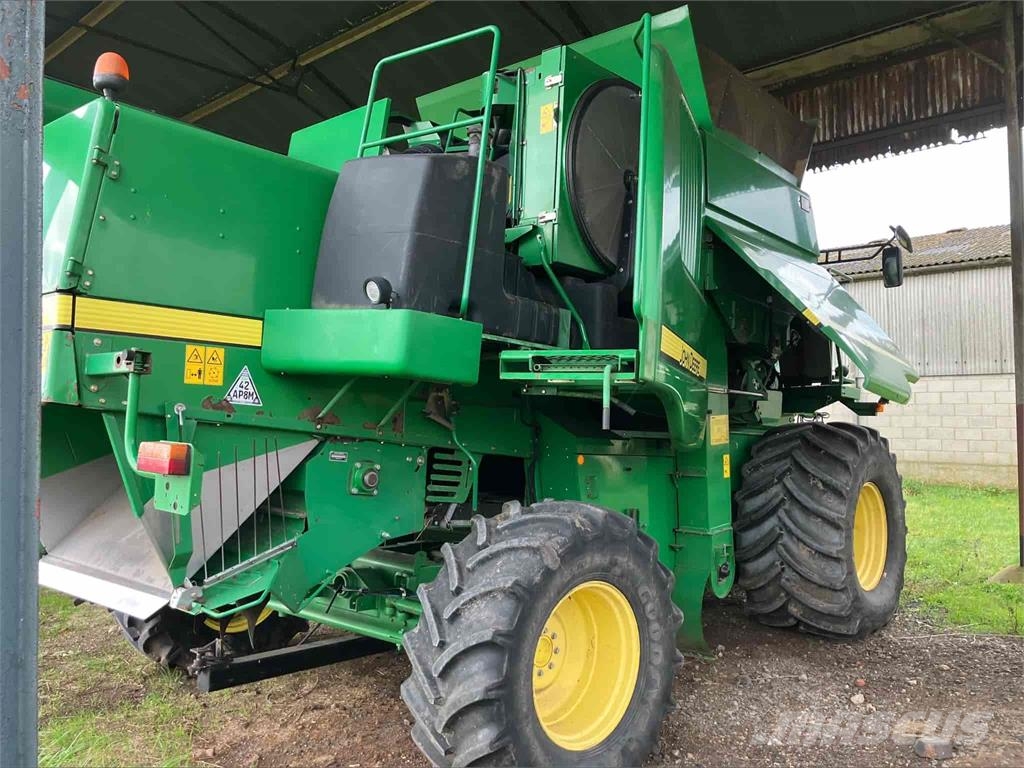 John Deere C670i Mähdrescher