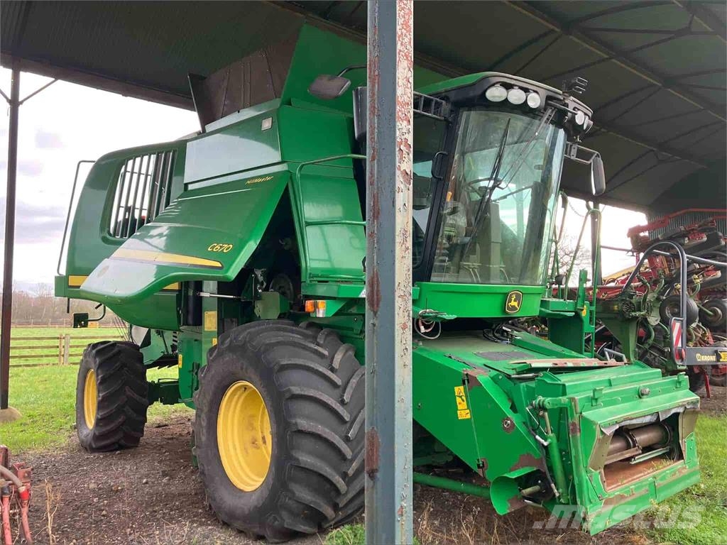 John Deere C670i Mähdrescher