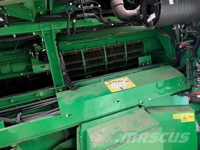 John Deere S790 Combine harvesters