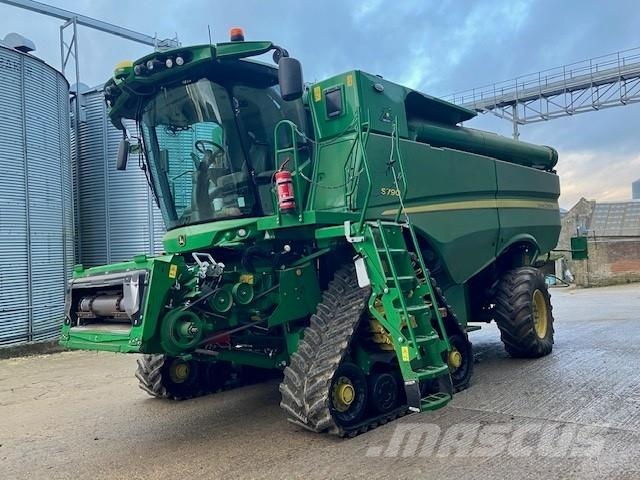 John Deere S790 Combine harvesters