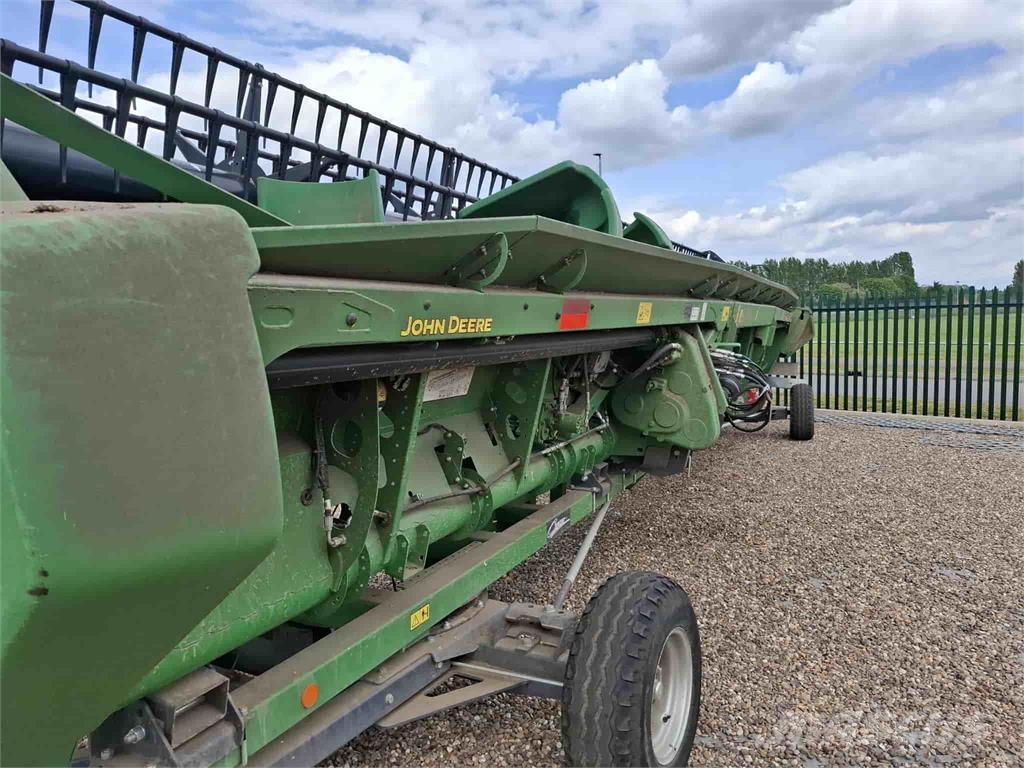 John Deere S790 Комбайни
