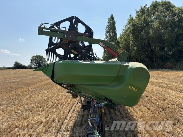 John Deere T670i Combine harvesters