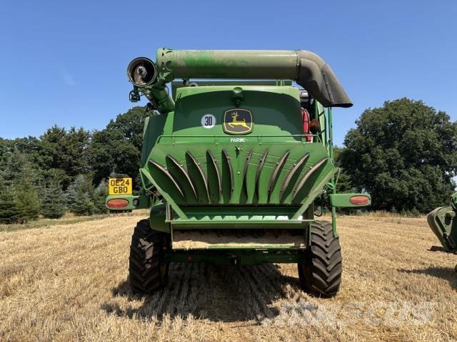 John Deere T670i Combine harvesters