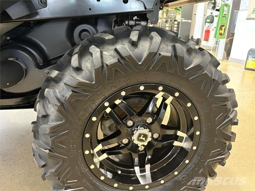 John Deere XUV875M ماكينات منفعة عامة
