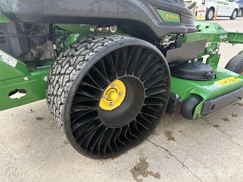 John Deere Z950R Päältäajettavat ruohonleikkurit