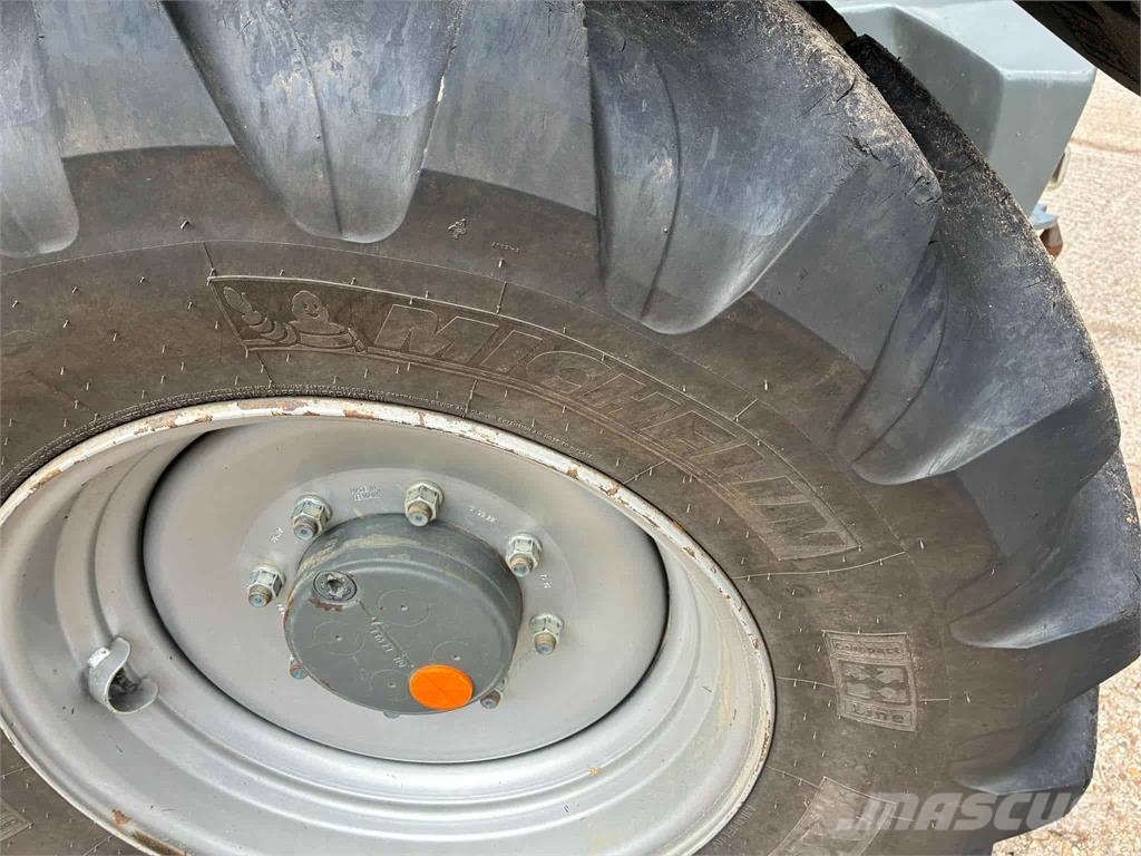 Kramer KT407 معدات مناولة لأغراض الزراعة