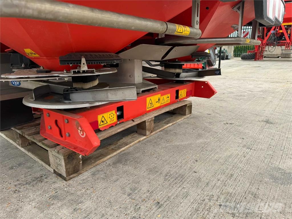 Kuhn AXIS 40.2 M-EMC-W Trosilniki mineralnega gnojila