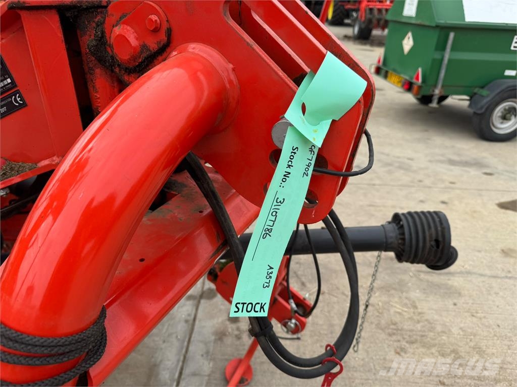 Kuhn Axis 50.2 M-EMC-W Trosilniki mineralnega gnojila