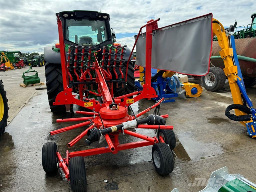 Kuhn GA 4201 耙與翻草機