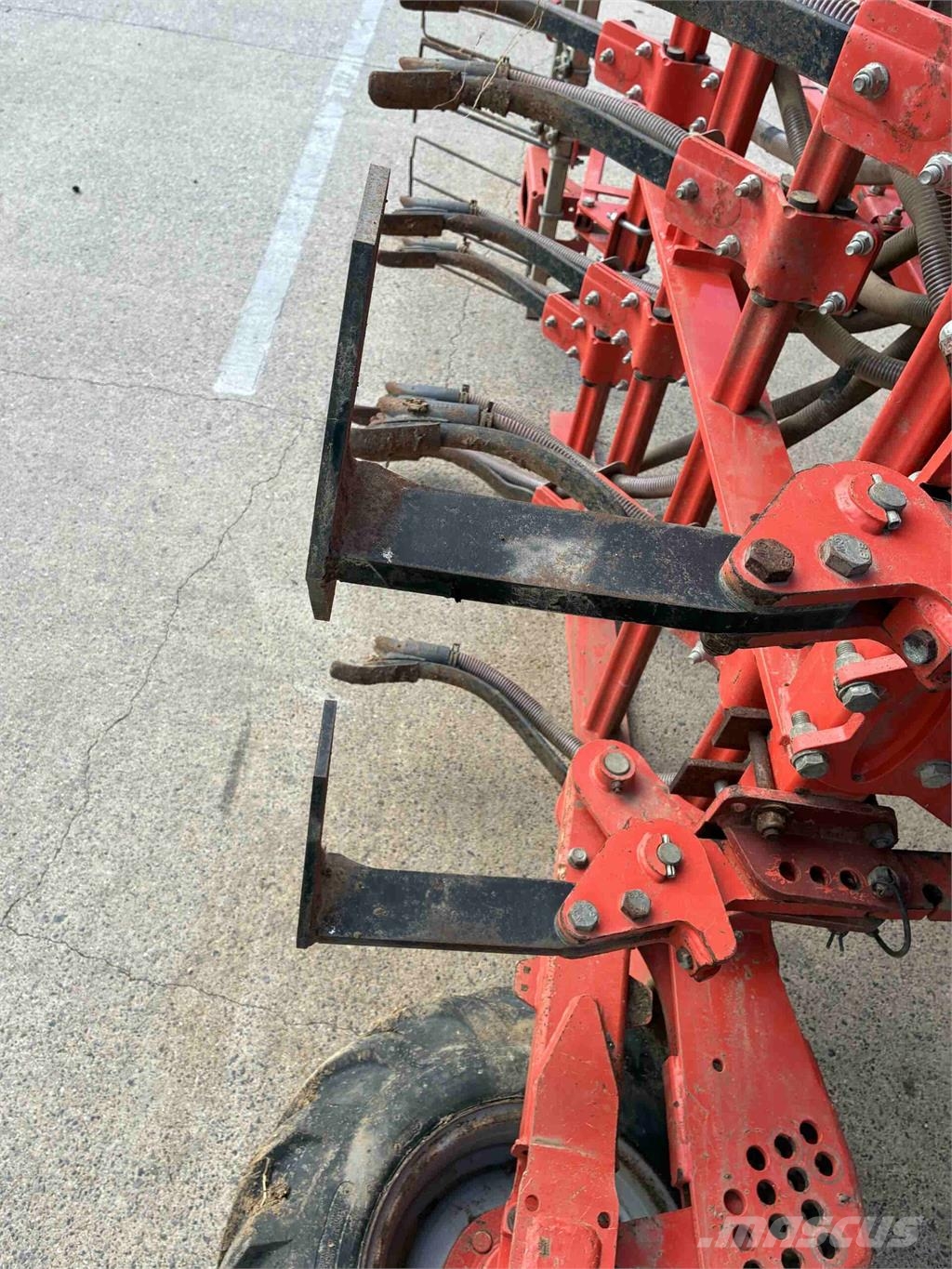 Kuhn Megant 480-36 Drills