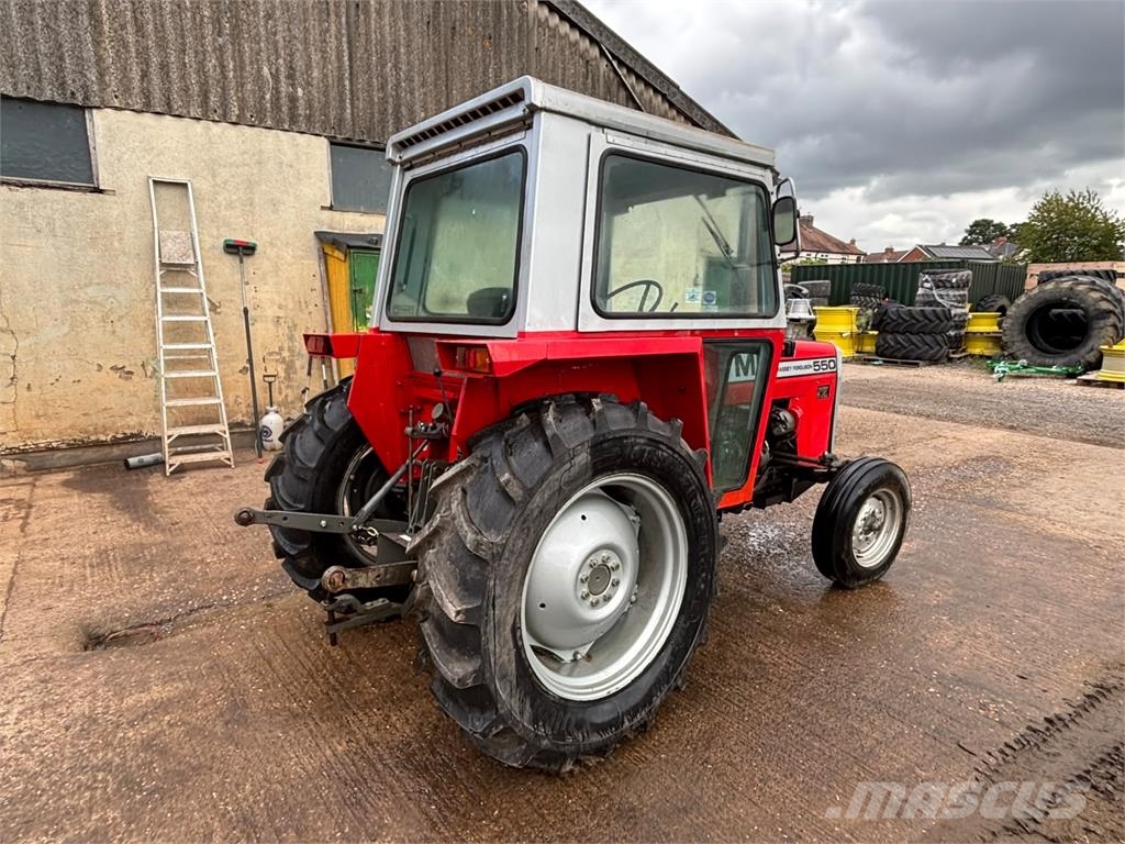 Massey Ferguson 550 Traktorok
