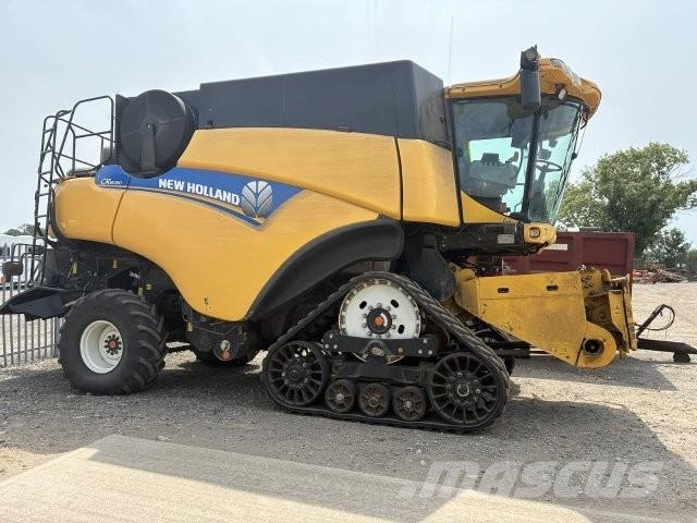 New Holland CR 8080 Combine harvesters