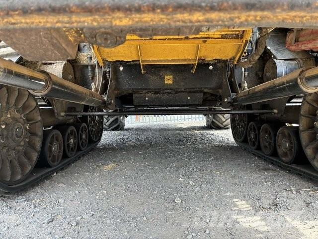 New Holland CR 8080 Combine harvesters